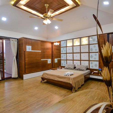 Lifeline Villas - Luxurious Taraangan 4 Mountain View Villa With Biggest Pool And Huge Open Area Лонавла Екстер'єр фото