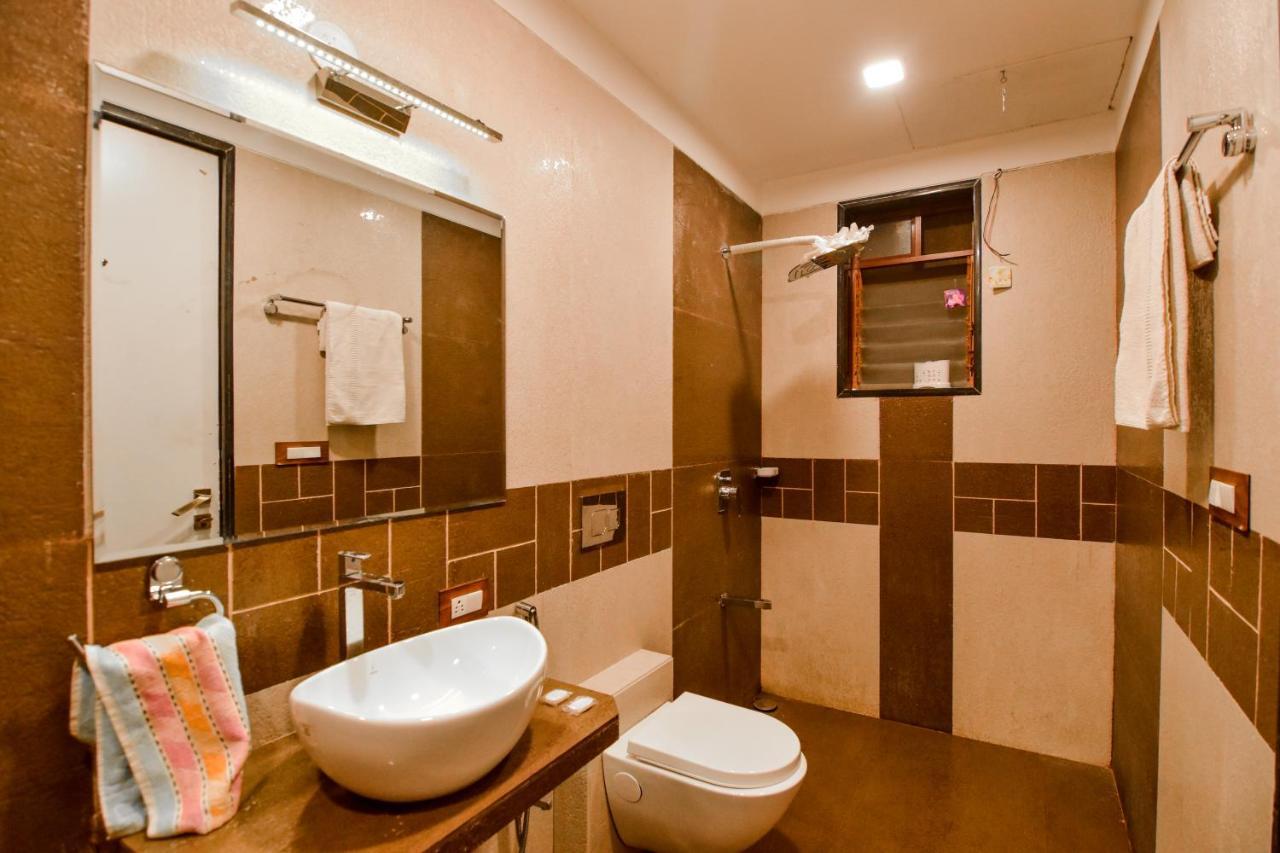 Lifeline Villas - Luxurious Taraangan 4 Mountain View Villa With Biggest Pool And Huge Open Area Лонавла Екстер'єр фото