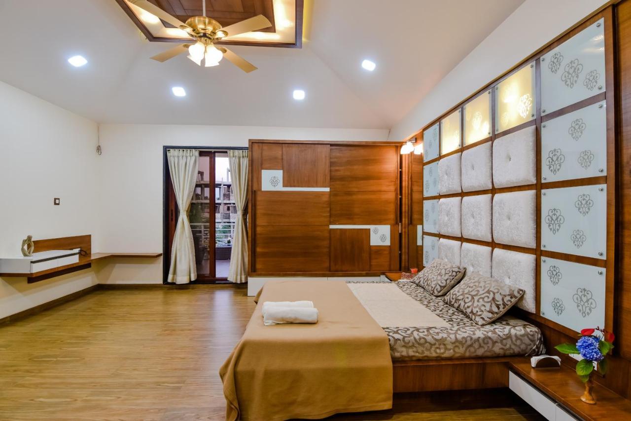 Lifeline Villas - Luxurious Taraangan 4 Mountain View Villa With Biggest Pool And Huge Open Area Лонавла Екстер'єр фото