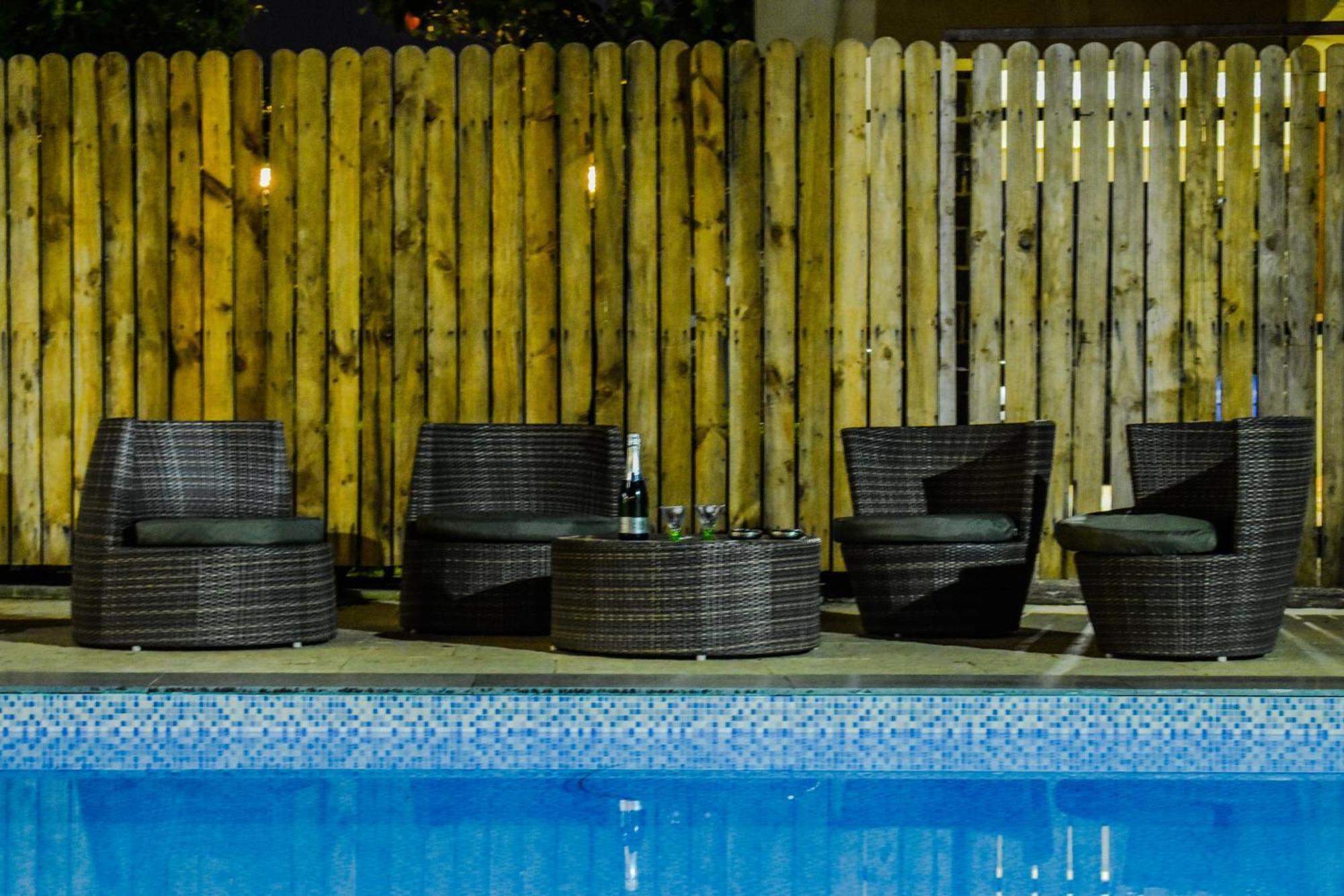 Lifeline Villas - Luxurious Taraangan 4 Mountain View Villa With Biggest Pool And Huge Open Area Лонавла Екстер'єр фото
